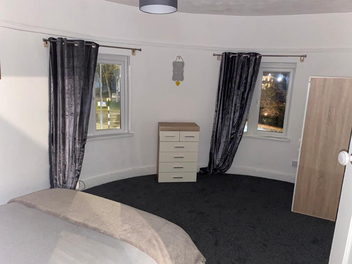 Spacious 2 Bed Apartment, Close To Village Shops Cardiff Buitenkant foto