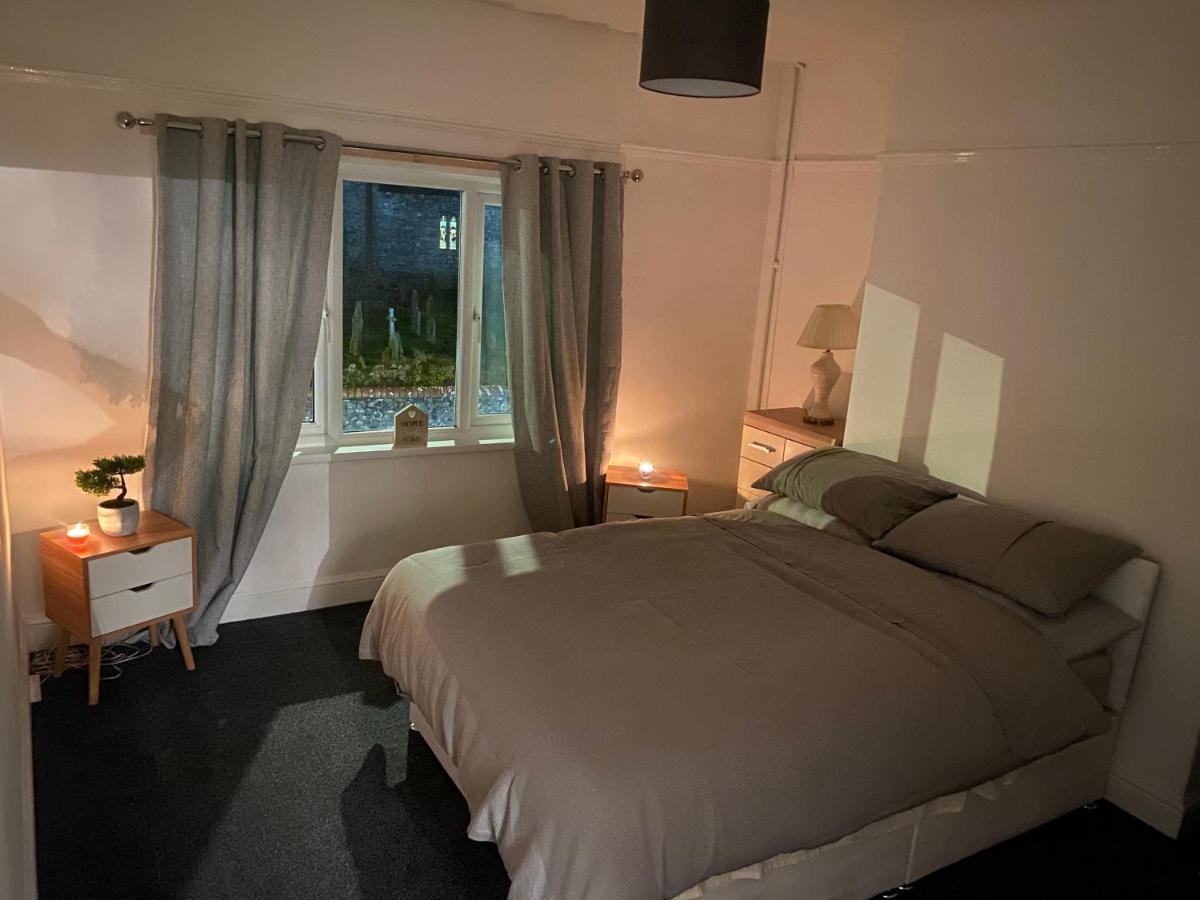 Spacious 2 Bed Apartment, Close To Village Shops Cardiff Buitenkant foto