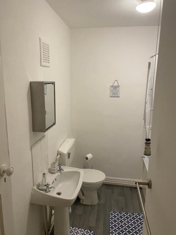 Spacious 2 Bed Apartment, Close To Village Shops Cardiff Buitenkant foto