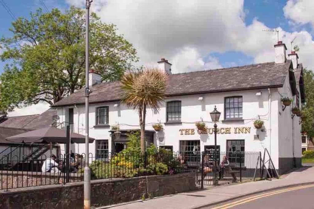 Spacious 2 Bed Apartment, Close To Village Shops Cardiff Buitenkant foto